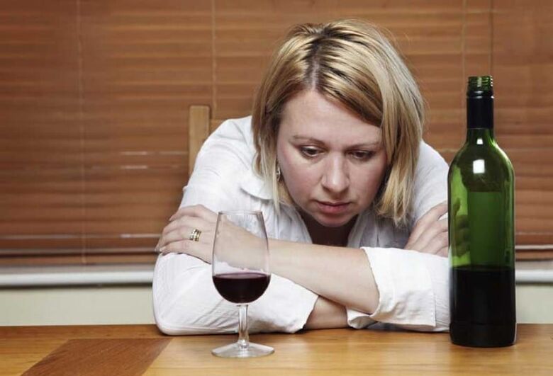 žena pití vína, jak přestat